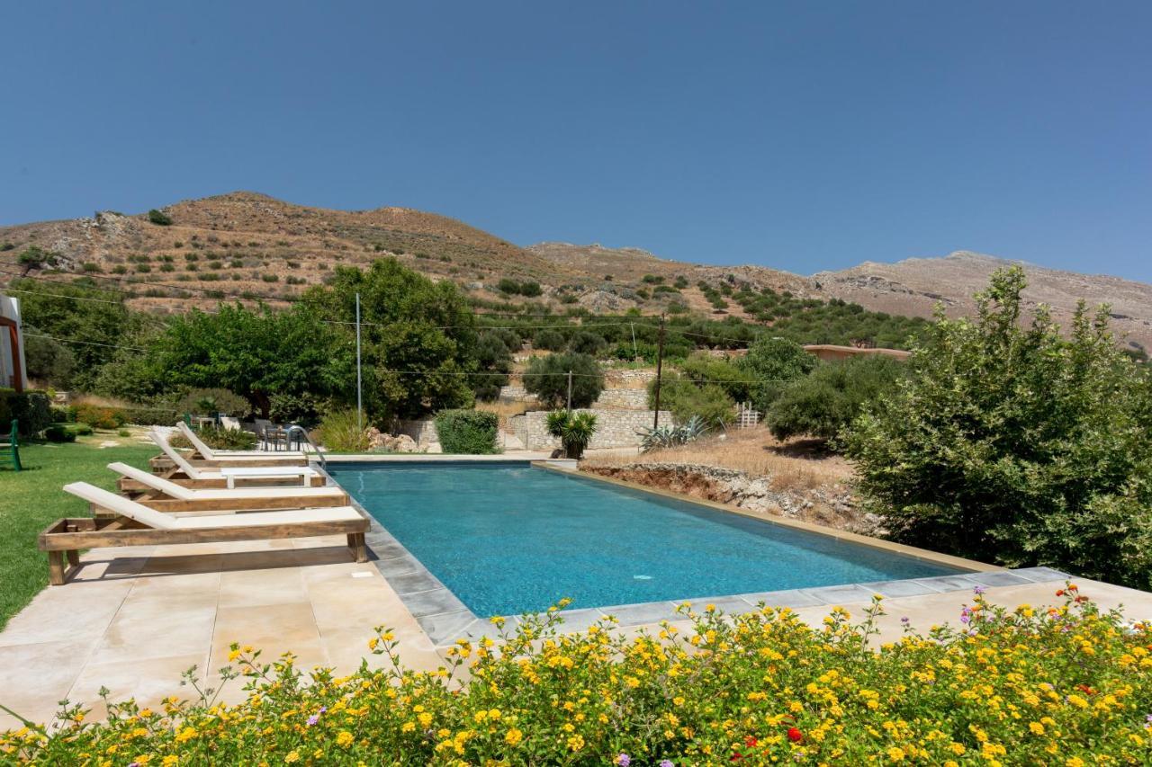 Agarathos Traditional Rooms - Pool - Kaliviani -On The Road To Balos Екстериор снимка