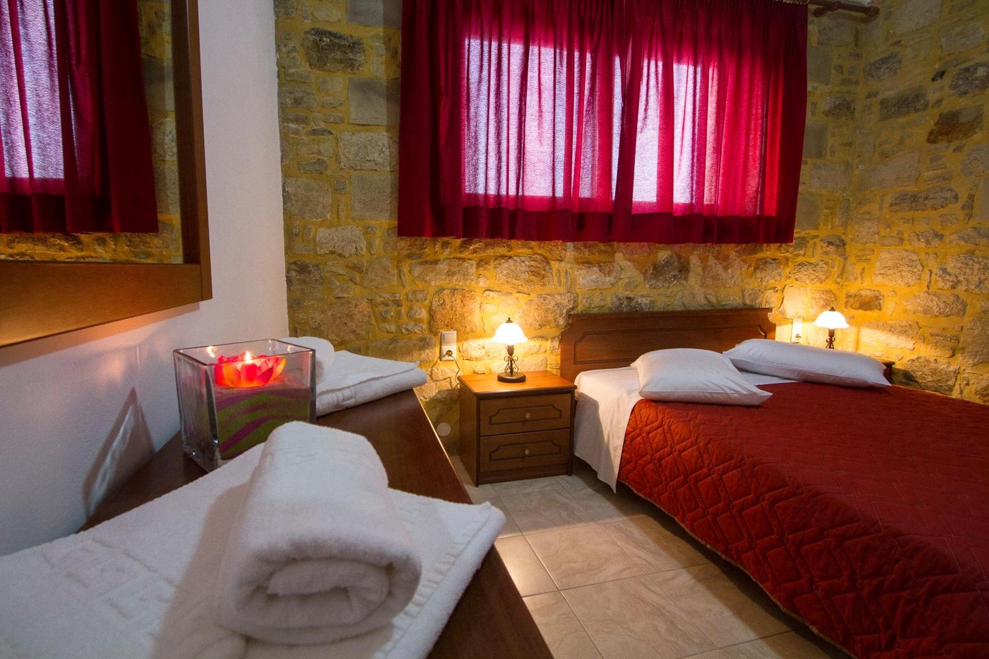 Agarathos Traditional Rooms - Pool - Kaliviani -On The Road To Balos Стая снимка