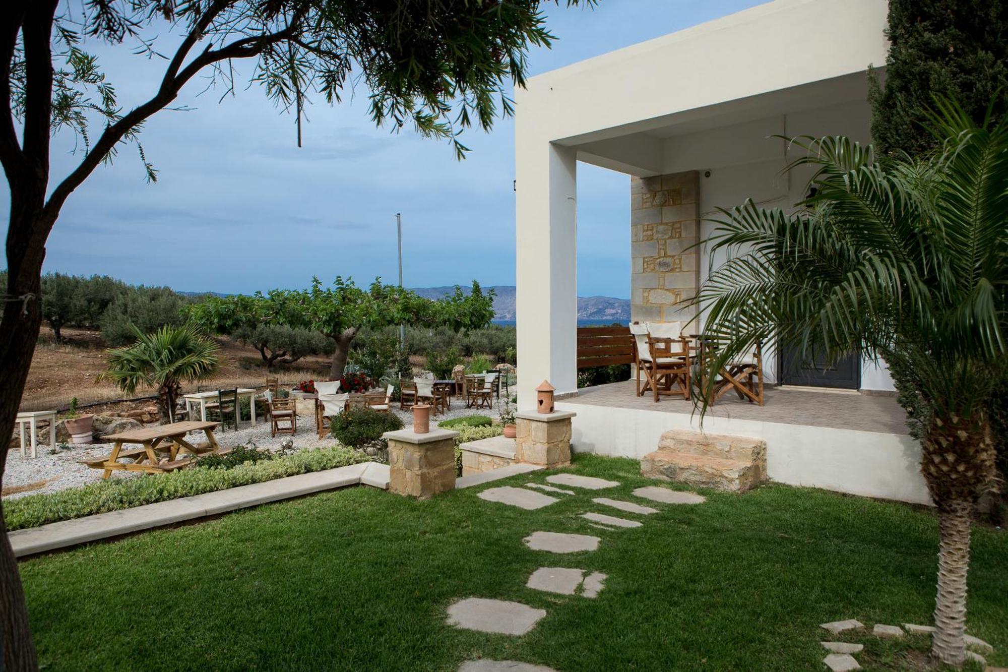 Agarathos Traditional Rooms - Pool - Kaliviani -On The Road To Balos Екстериор снимка