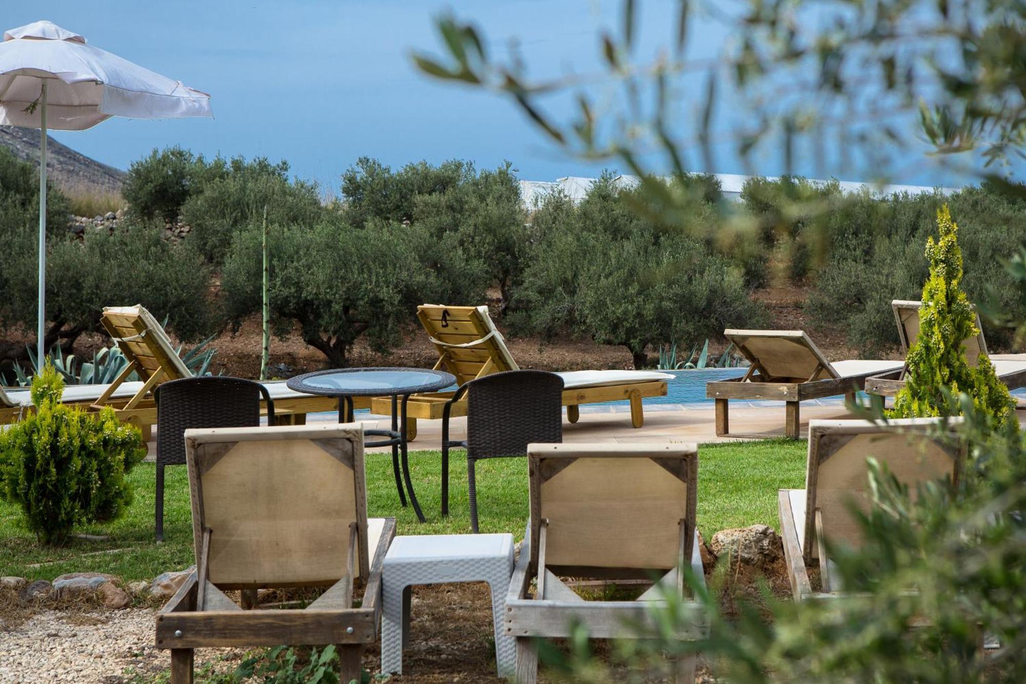 Agarathos Traditional Rooms - Pool - Kaliviani -On The Road To Balos Екстериор снимка