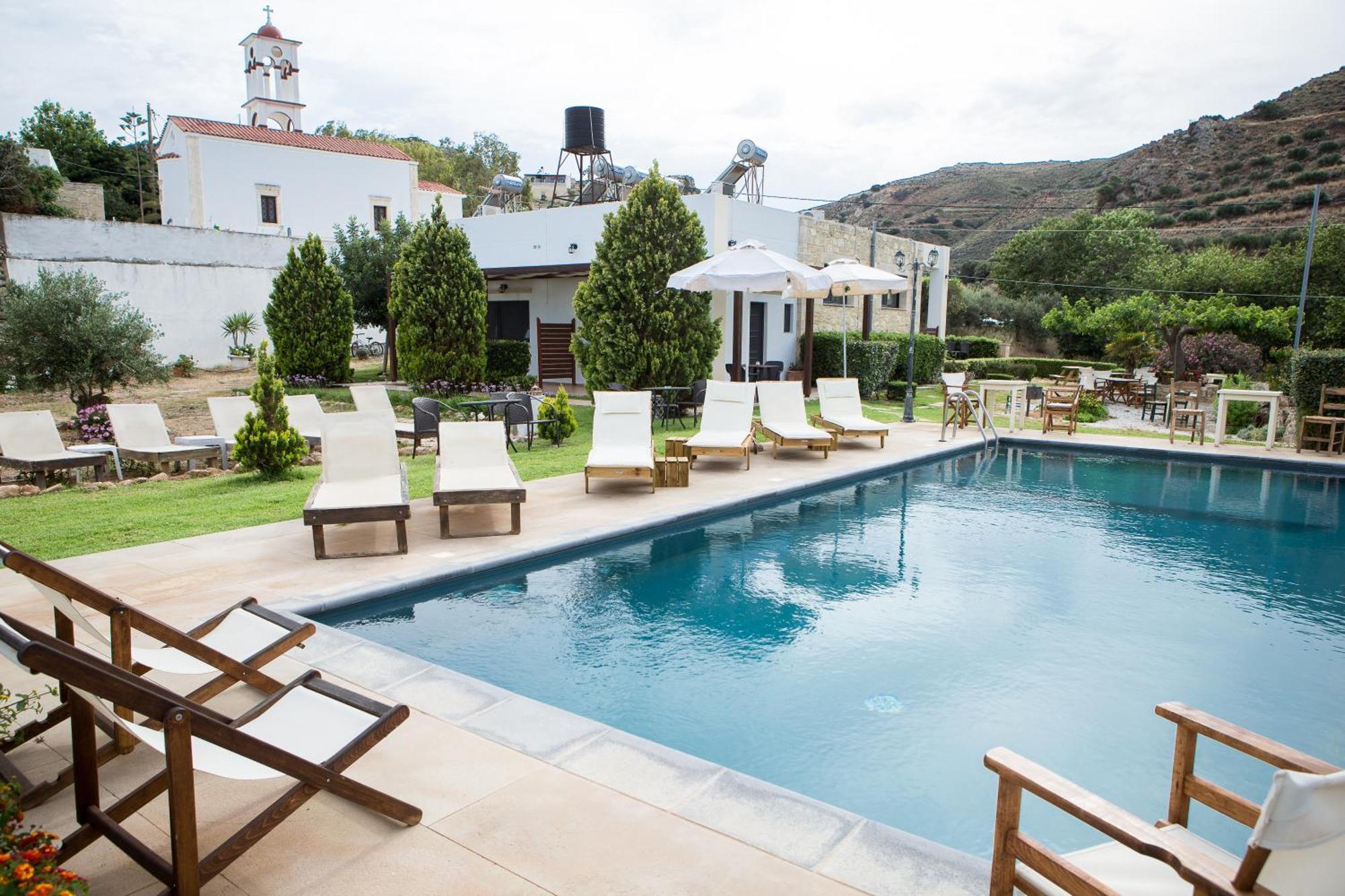 Agarathos Traditional Rooms - Pool - Kaliviani -On The Road To Balos Екстериор снимка