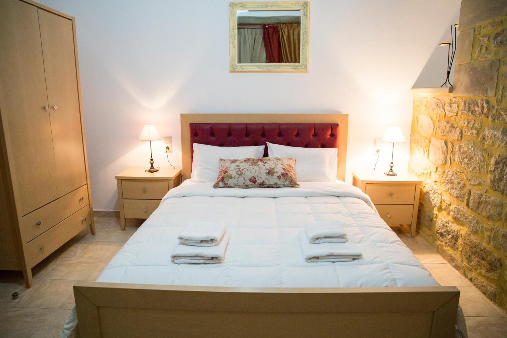 Agarathos Traditional Rooms - Pool - Kaliviani -On The Road To Balos Екстериор снимка