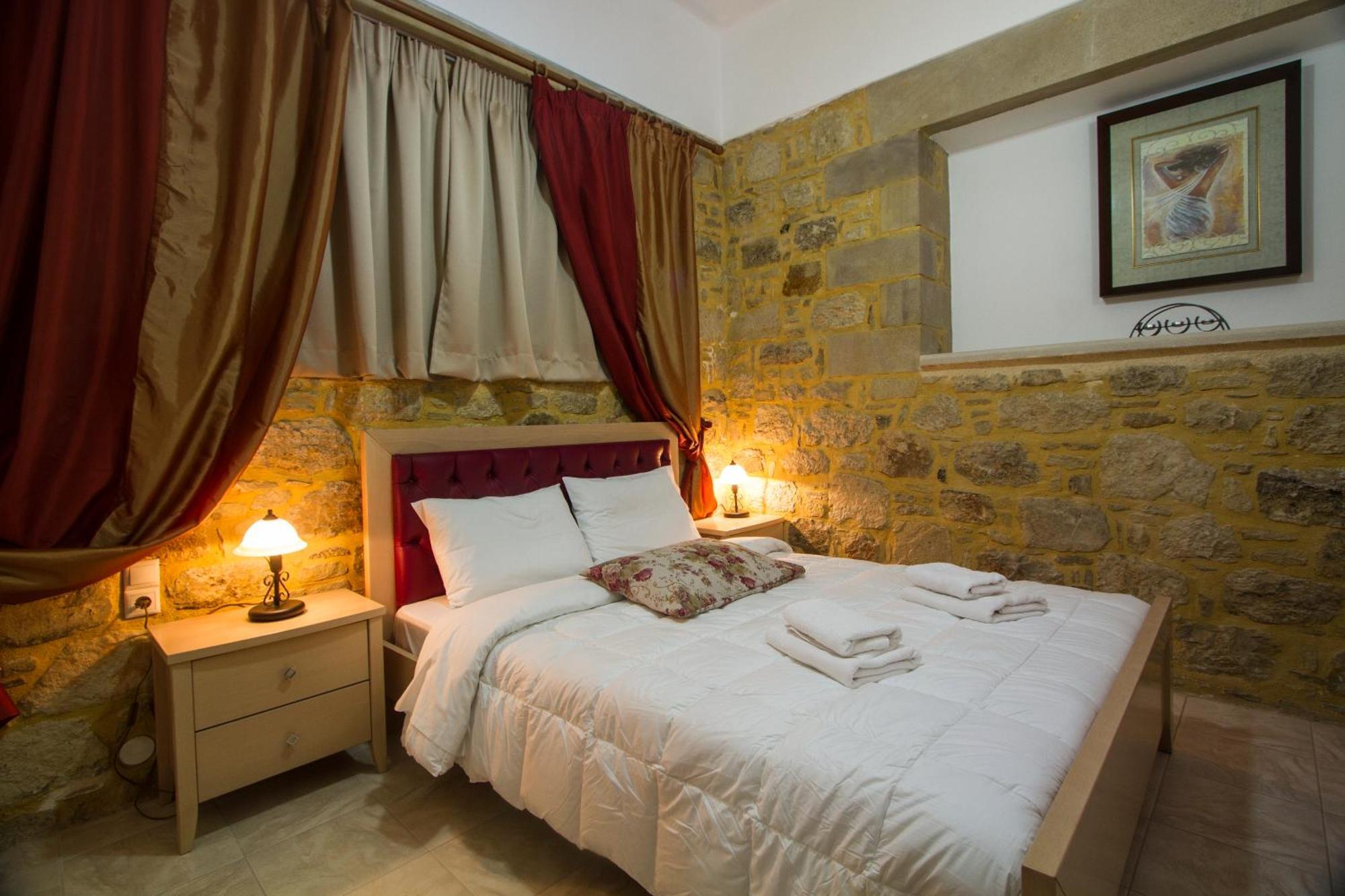 Agarathos Traditional Rooms - Pool - Kaliviani -On The Road To Balos Екстериор снимка