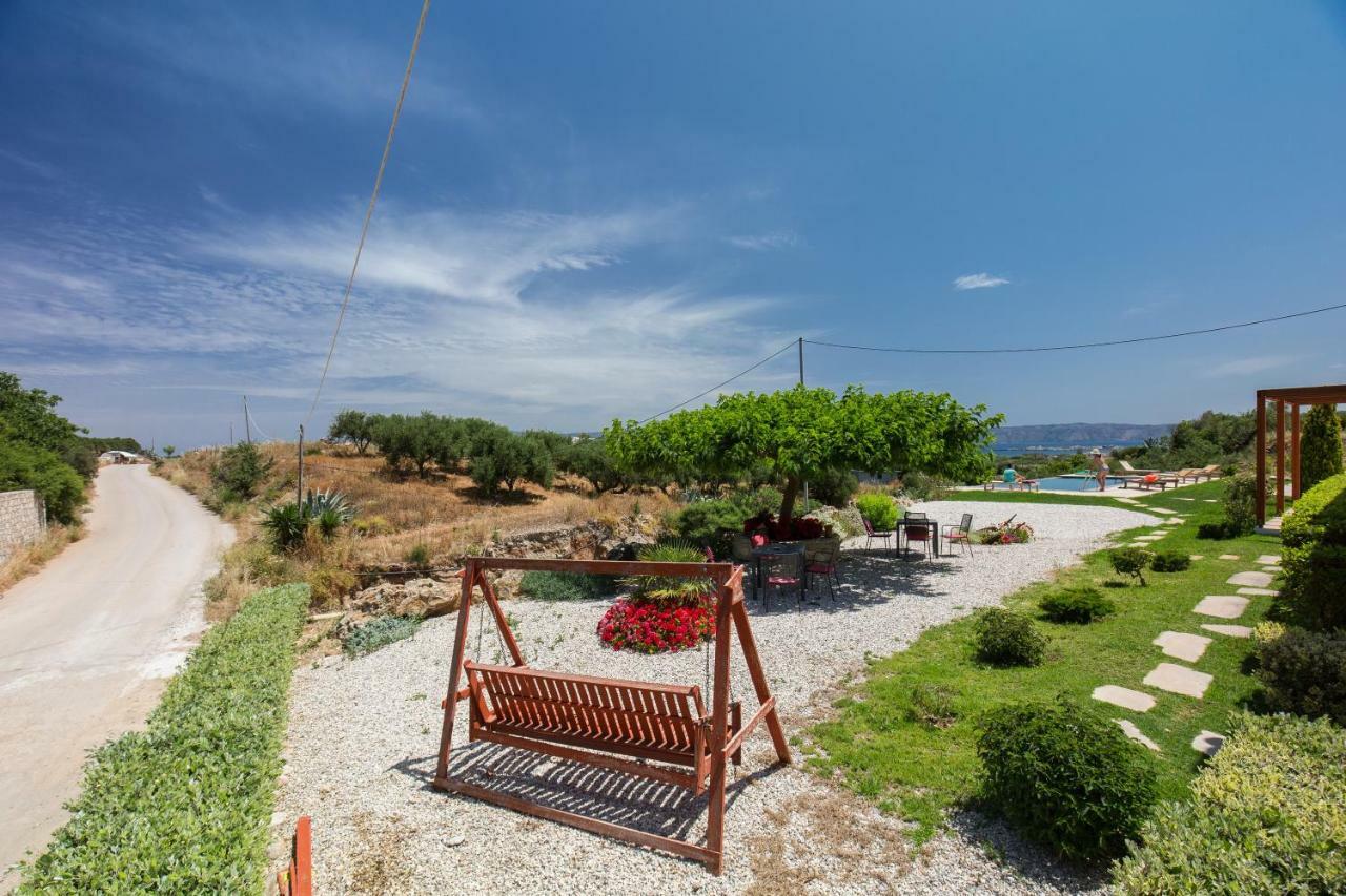 Agarathos Traditional Rooms - Pool - Kaliviani -On The Road To Balos Екстериор снимка